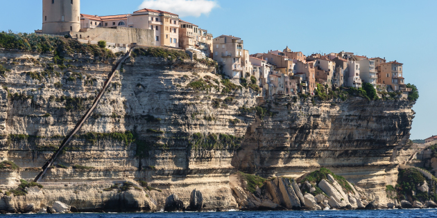 L'escalier du roi d'Aragon taillé dans les falaises de Bonifacio (Haute-Corse, France)