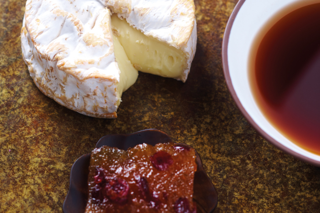 Soft Camembert & Chinese black tea